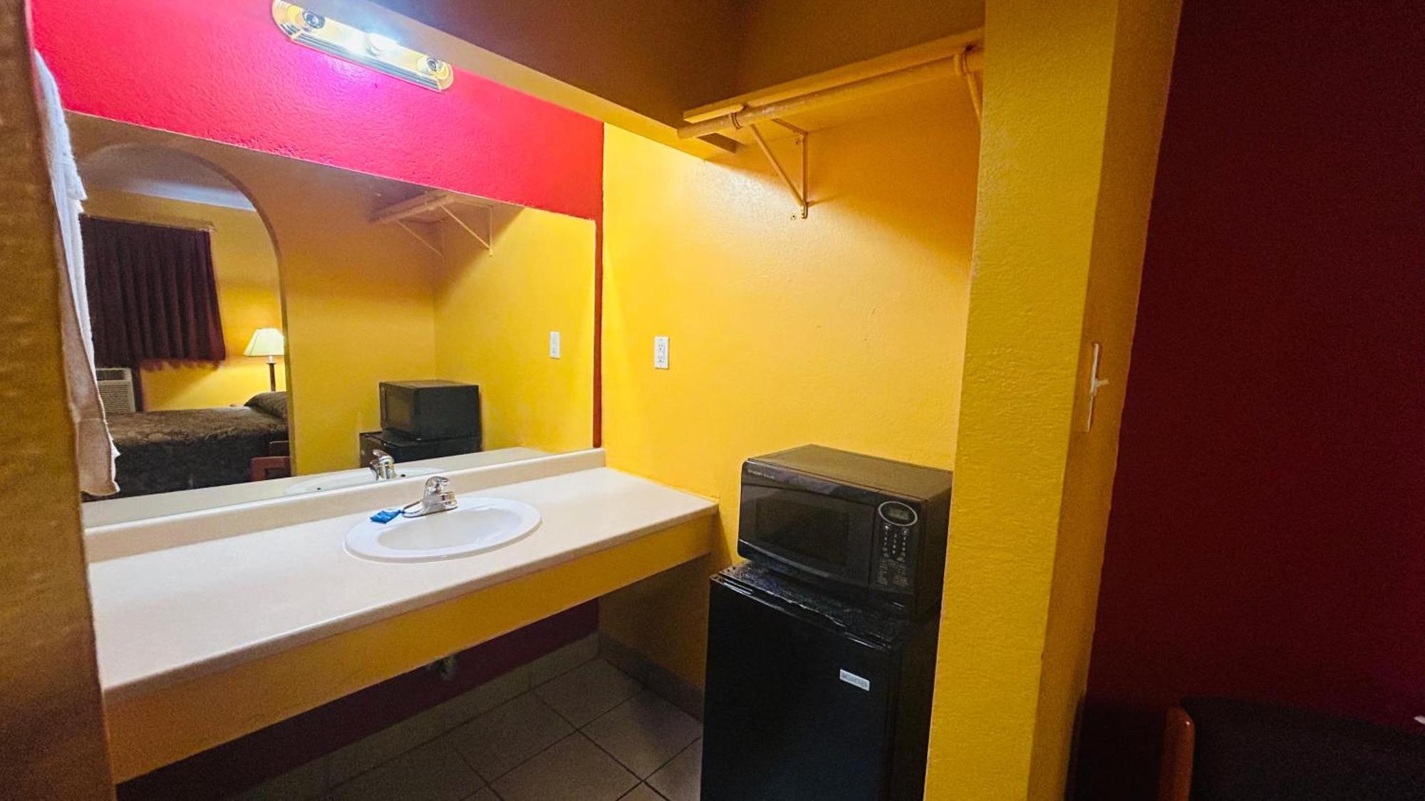 Relax Inn By Oyo Sulphur Hwy 90 Exterior foto