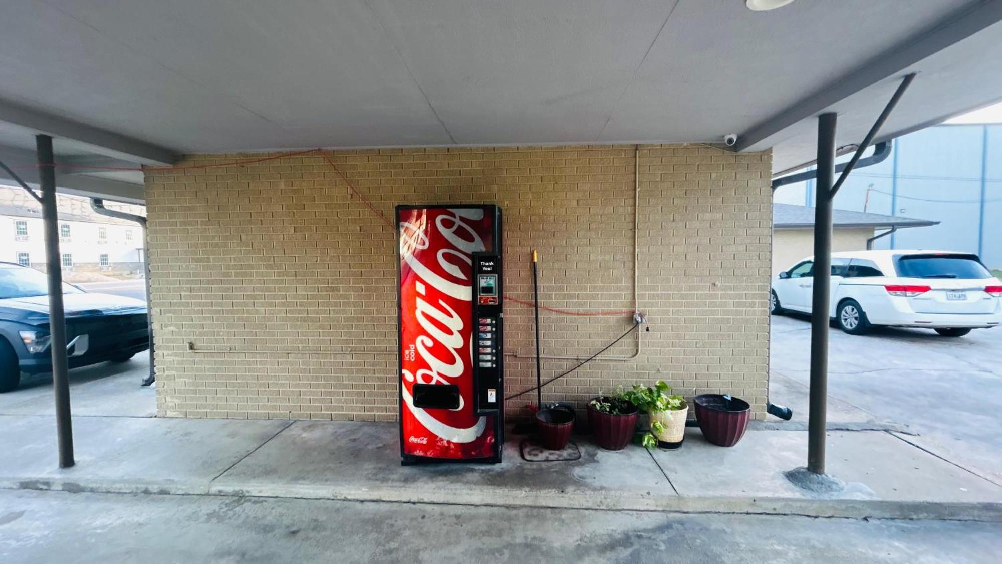 Relax Inn By Oyo Sulphur Hwy 90 Exterior foto